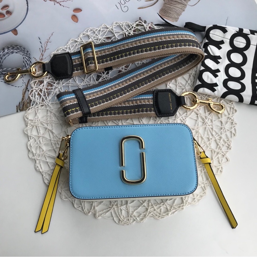 NWT  Marc Jacobs the SNAPSHOT Crossbody Bag